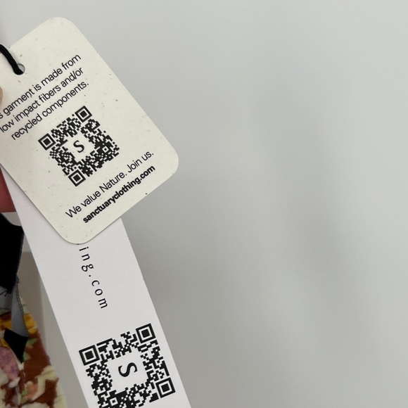 Sanctuary Drawn To You Floral  Top in Sunny Field NWT - Picture 8 of 9